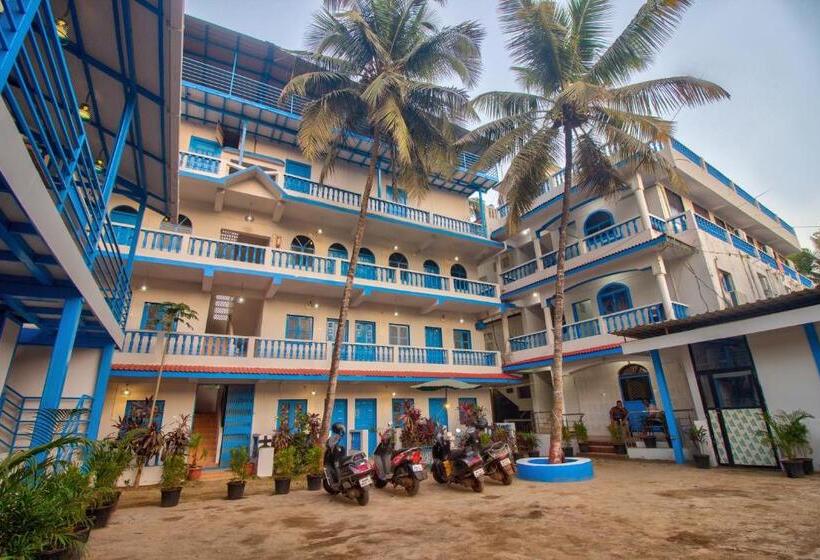 هتل Mandrem Retreat Beach Resort