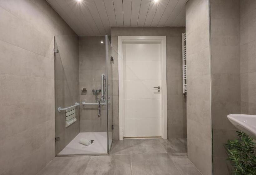 پانسیون Amazinn Places Chamberi