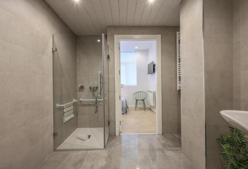 پانسیون Amazinn Places Chamberi