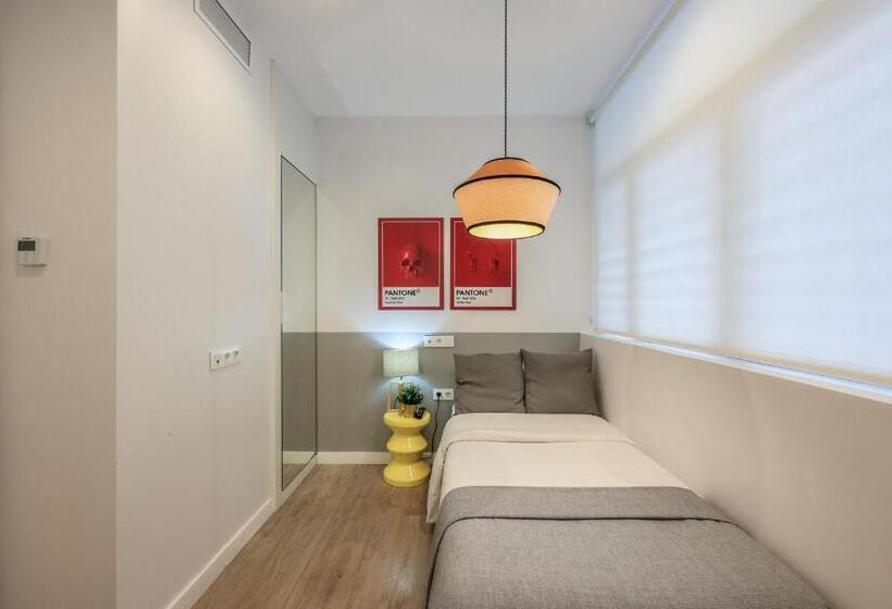 پانسیون Amazinn Places Chamberi