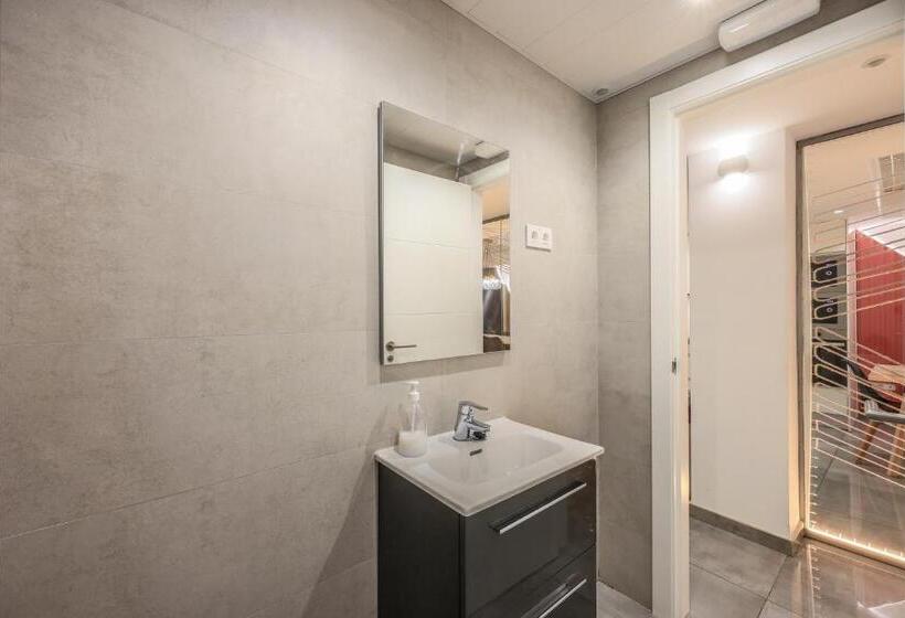 پانسیون Amazinn Places Chamberi