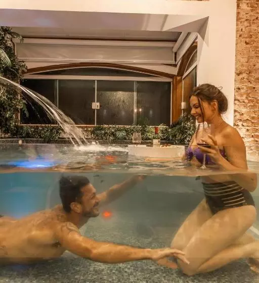 Majatalo Roteiros Adorai