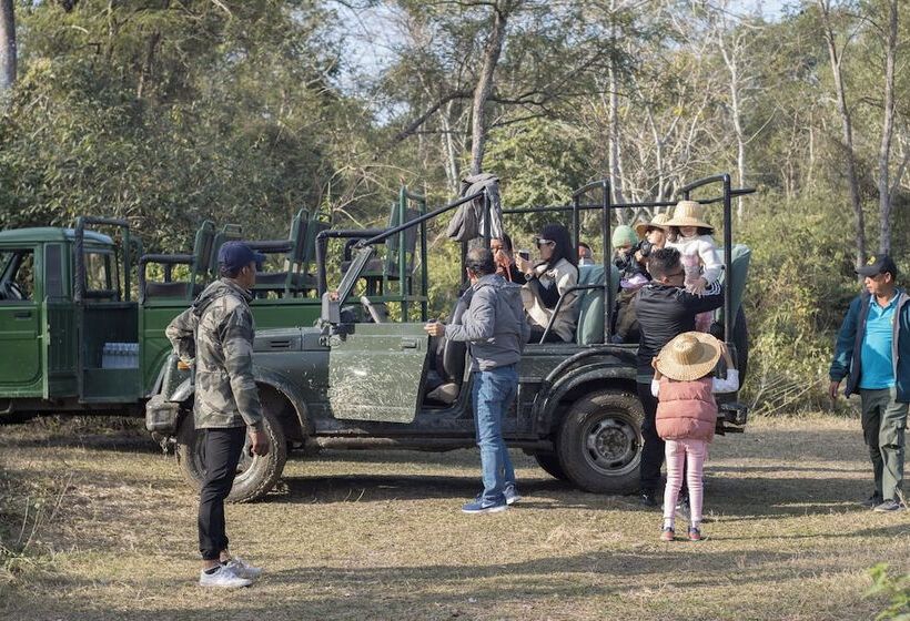 استراحتگاه Sanctuary   Chitwan National Park , Nepal