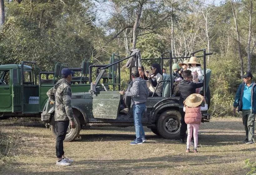 استراحتگاه Sanctuary   Chitwan National Park , Nepal
