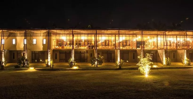 استراحتگاه Sanctuary   Chitwan National Park , Nepal
