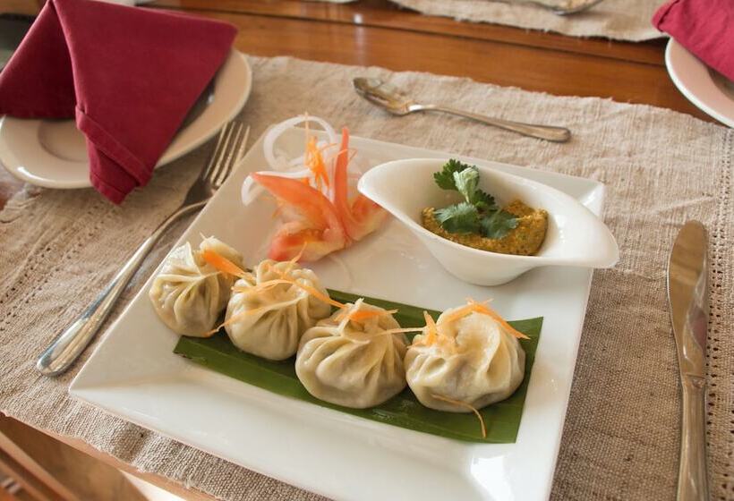 استراحتگاه Sanctuary   Chitwan National Park , Nepal