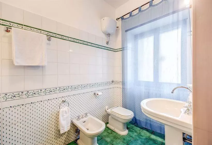 تختخواب و صبحانه Bed&Breakfast Domus Cornelia