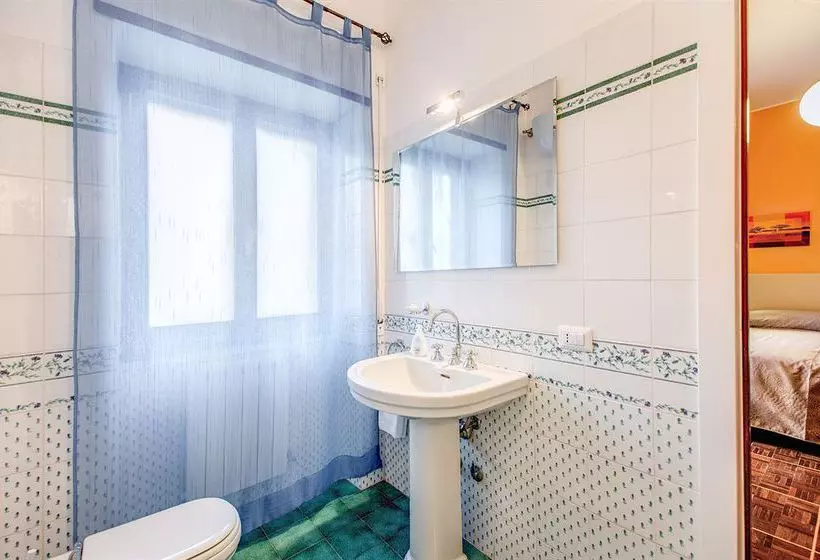 تختخواب و صبحانه Bed&Breakfast Domus Cornelia