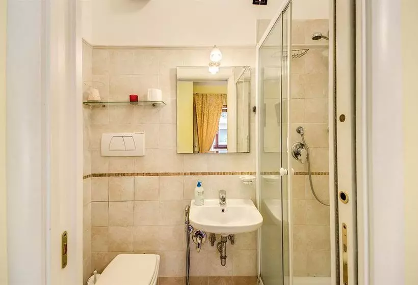 تختخواب و صبحانه Bed&Breakfast Domus Cornelia