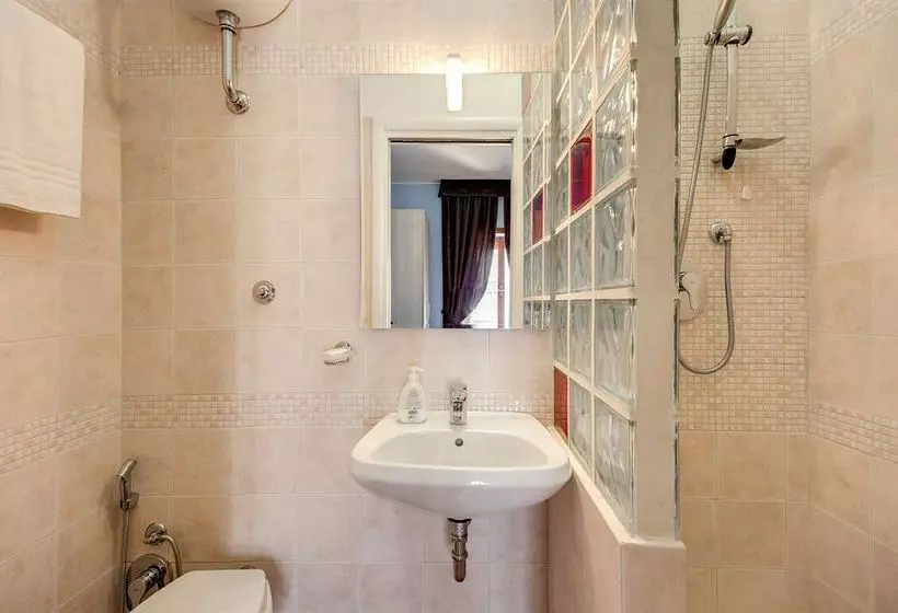 تختخواب و صبحانه Bed&Breakfast Domus Cornelia