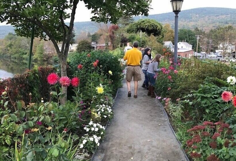 민박 Centennial House