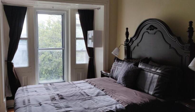 مبيت وإفطار Gingerbread Manor