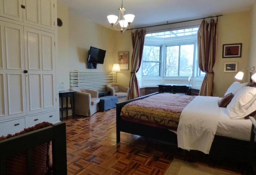 مبيت وإفطار Gingerbread Manor