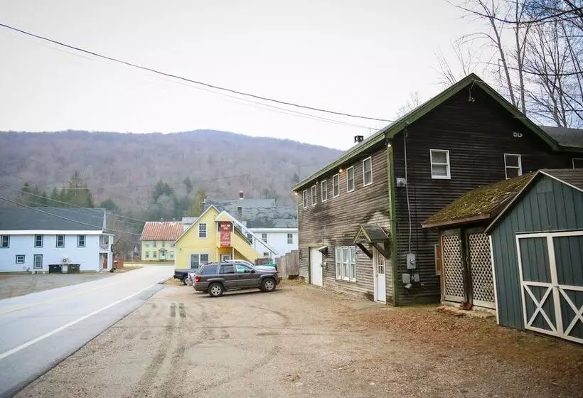 ベッドアンドブレックファースト Salt Ash Inn