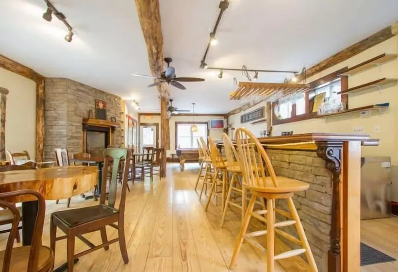 ベッドアンドブレックファースト Salt Ash Inn