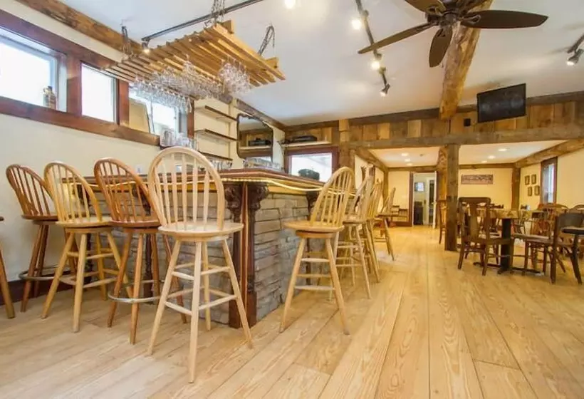 ベッドアンドブレックファースト Salt Ash Inn