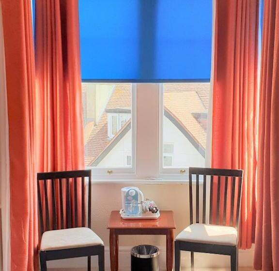 צימר Yardley Manor