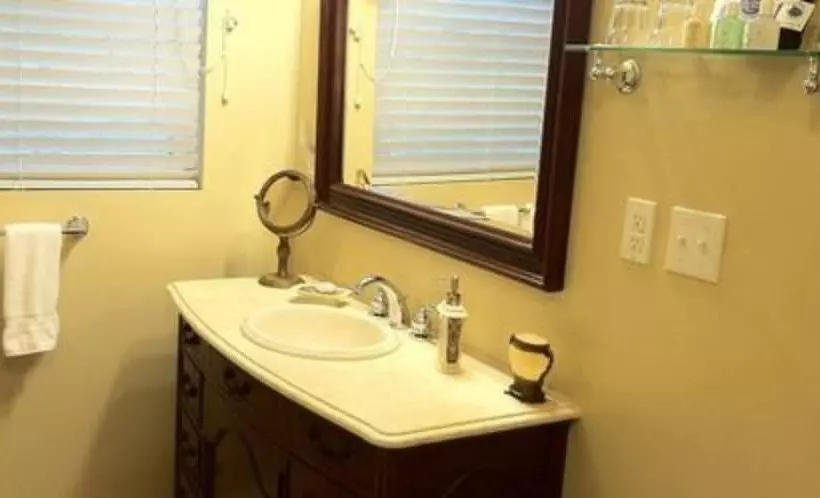 Brookside Mountain Mist Inn B&b