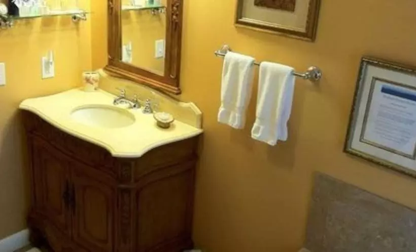 Brookside Mountain Mist Inn B&b