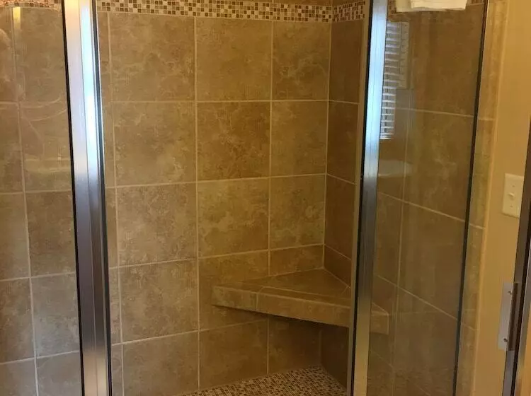 Brookside Mountain Mist Inn B&b