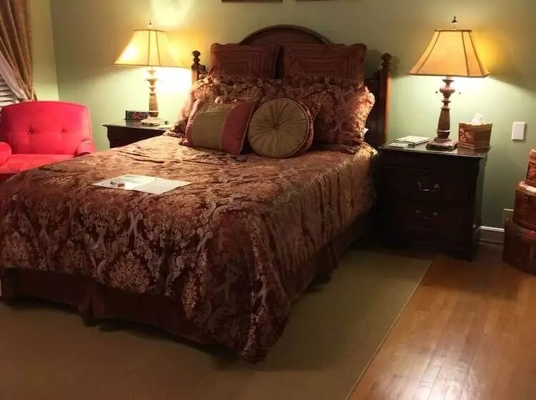 Brookside Mountain Mist Inn B&b