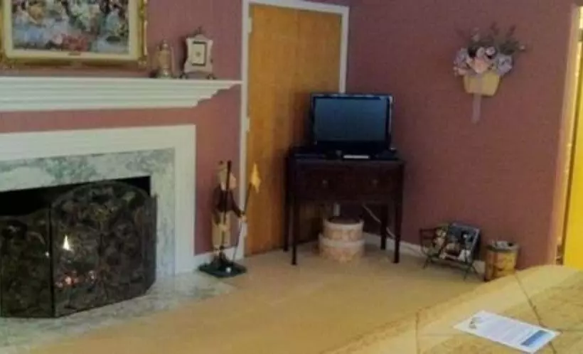 Brookside Mountain Mist Inn B&b