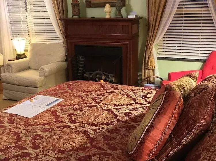 Brookside Mountain Mist Inn B&b