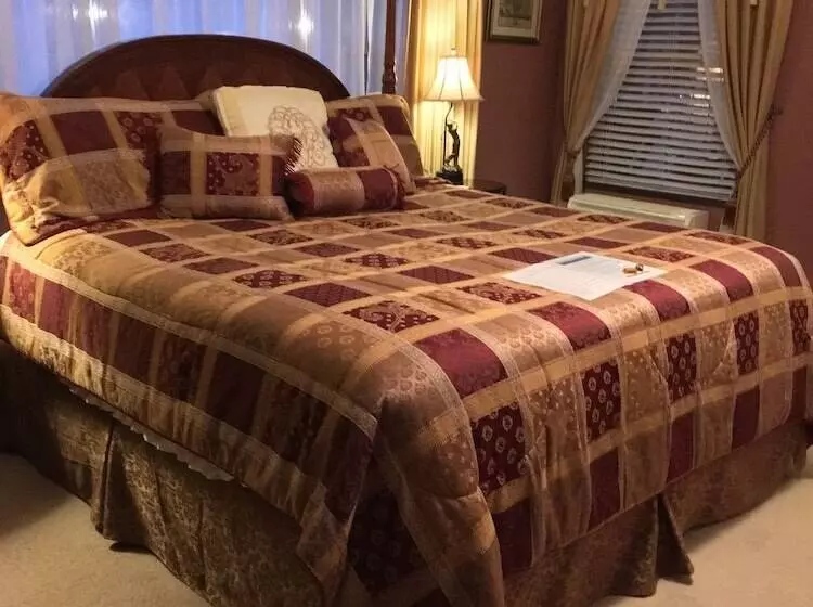 Brookside Mountain Mist Inn B&b