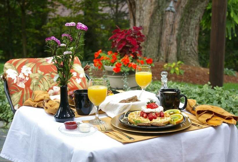 Brookside Mountain Mist Inn B&b