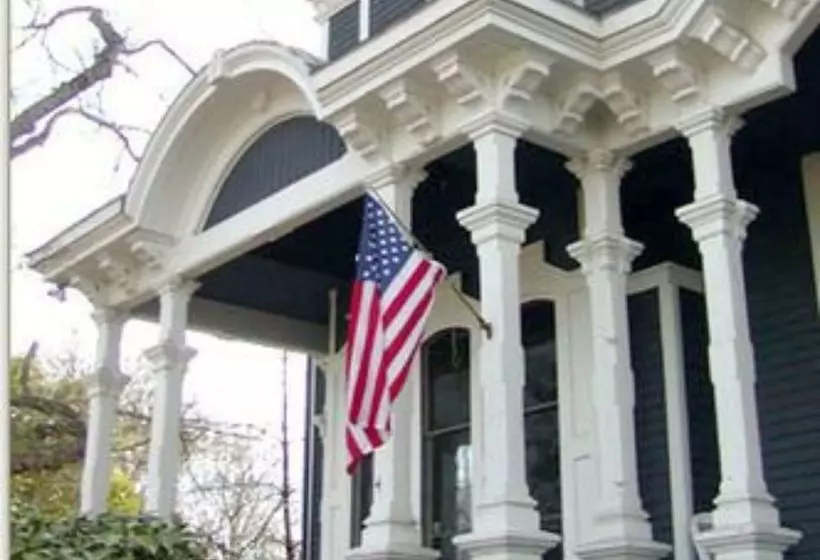 Claremont House Bed & Breakfast