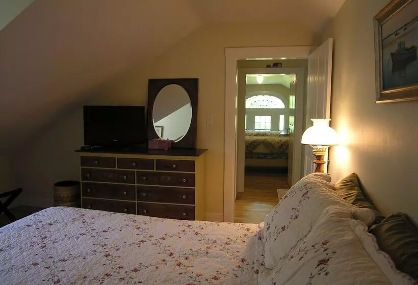 Delano Homestead Bed And Breakfast