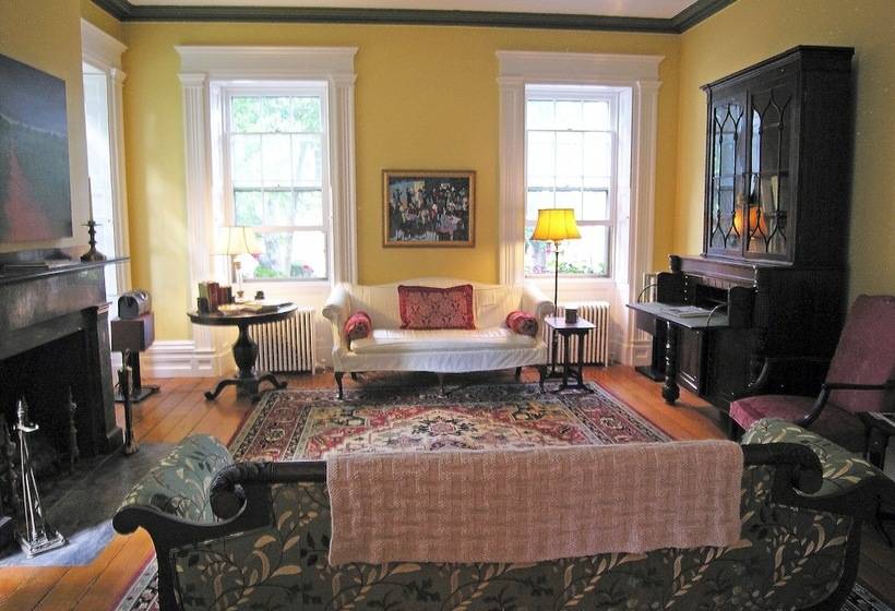 Delano Homestead Bed And Breakfast