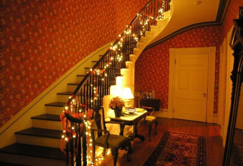 Delano Homestead Bed And Breakfast