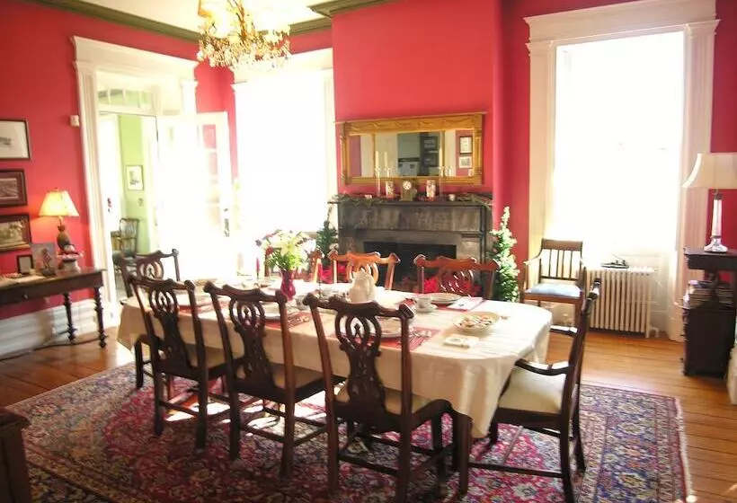 Delano Homestead Bed And Breakfast