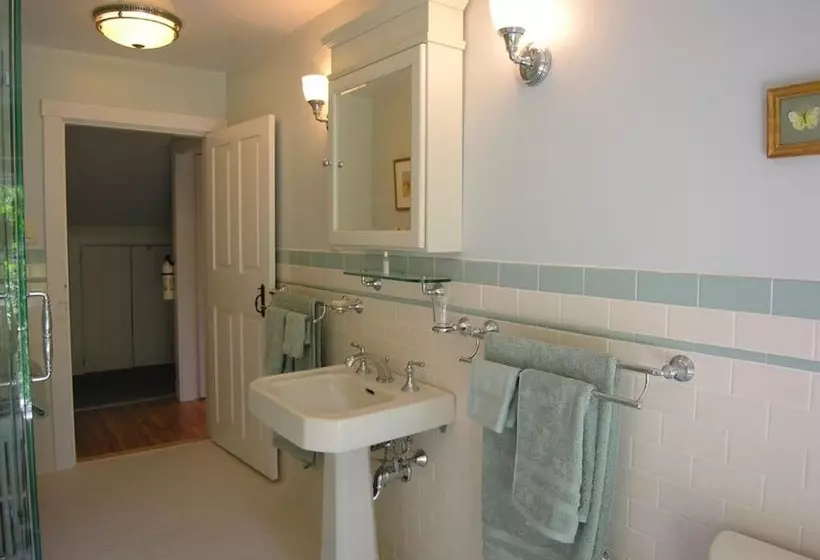 Delano Homestead Bed And Breakfast