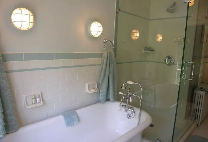 Delano Homestead Bed And Breakfast