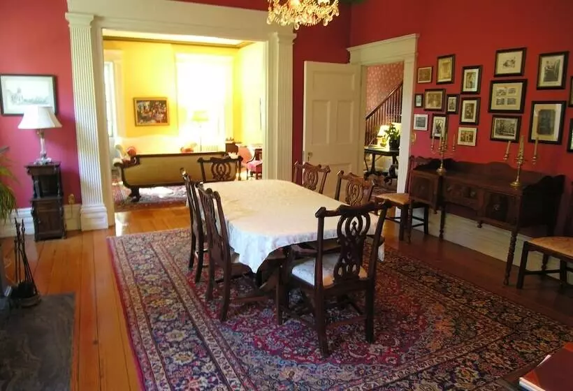 Delano Homestead Bed And Breakfast