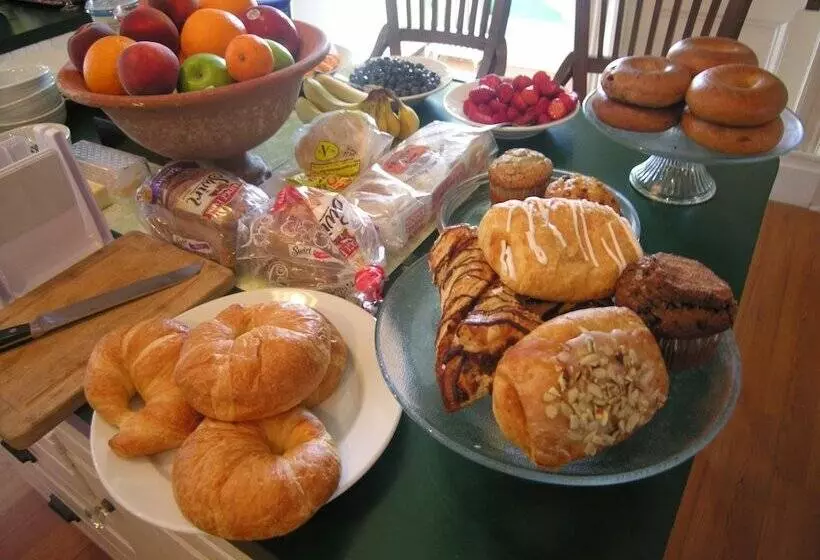 Delano Homestead Bed And Breakfast