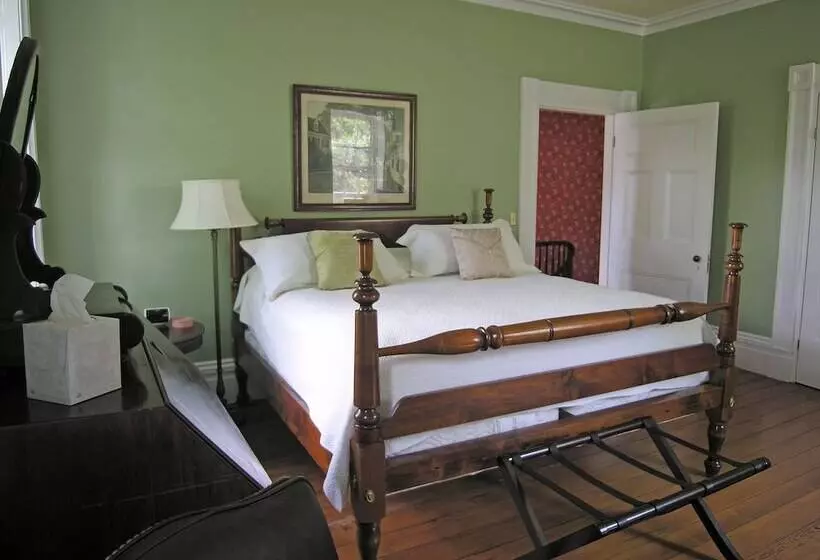 Delano Homestead Bed And Breakfast