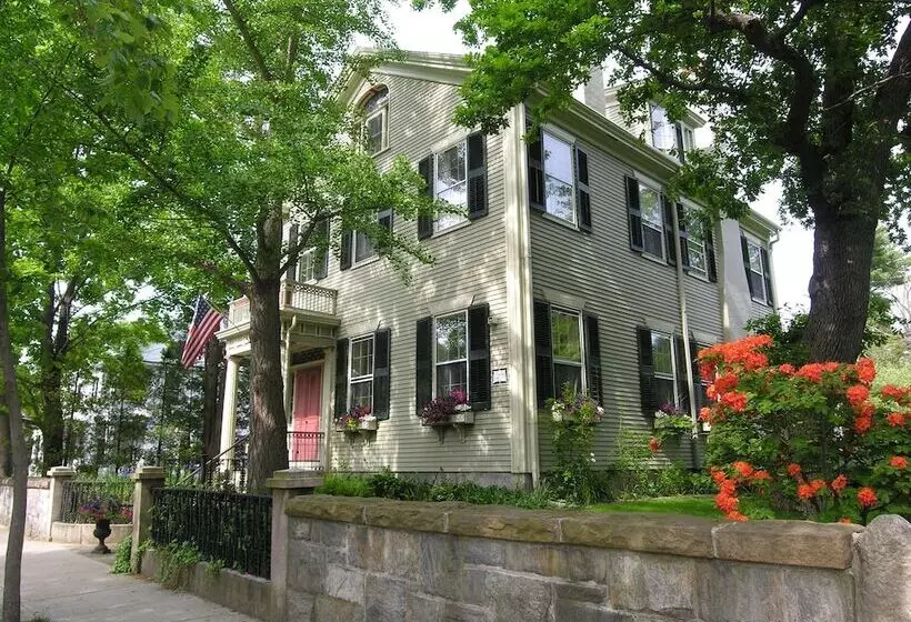 Delano Homestead Bed And Breakfast