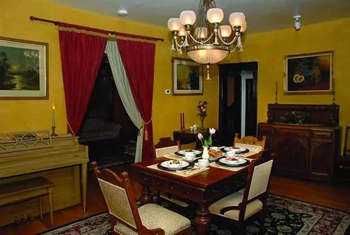 Downtown Historic Bed & Breakfast