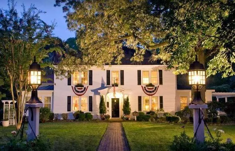 Hotelli A Williamsburg White House Inn