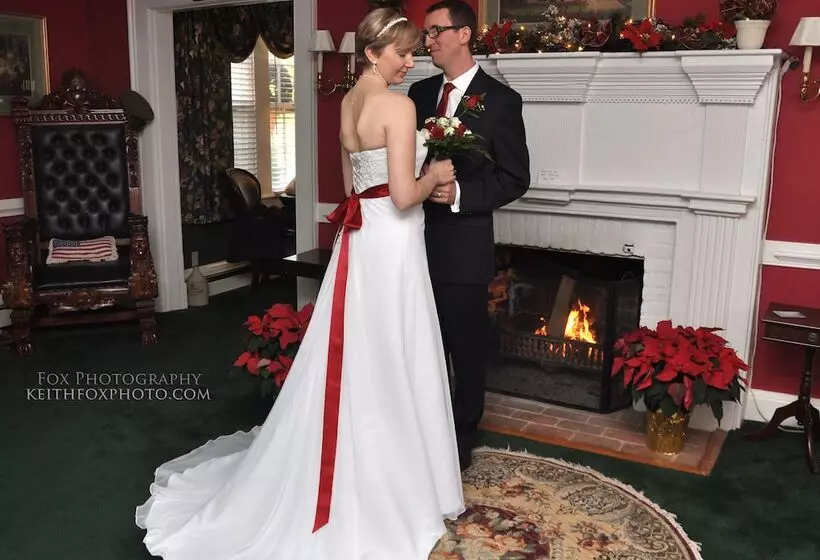 Hotelli A Williamsburg White House Inn