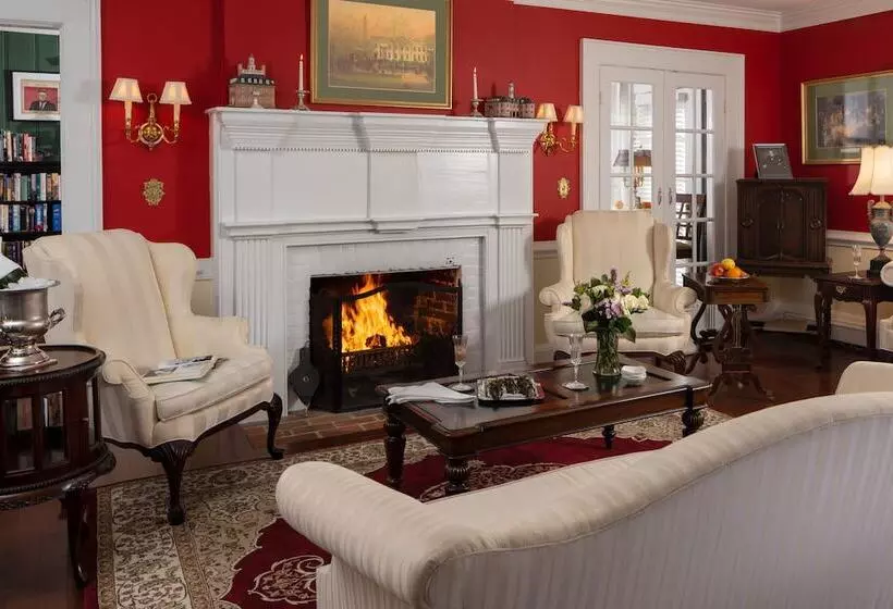 Hotelli A Williamsburg White House Inn
