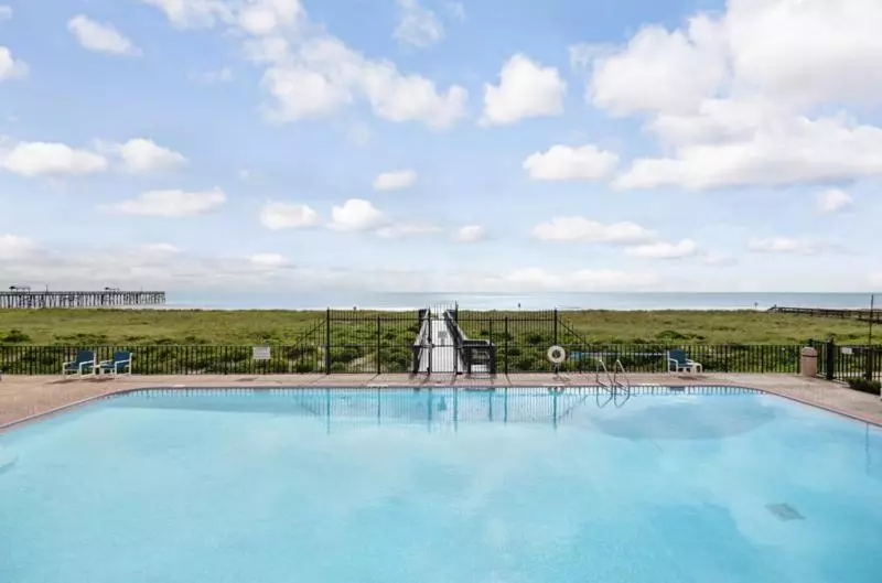 בית מלון כפרי Amelia South Condos