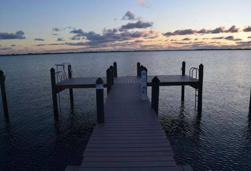 호텔 Caribbean Shores Waterfront Resort