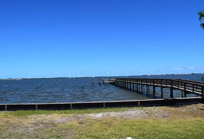 호텔 Caribbean Shores Waterfront Resort