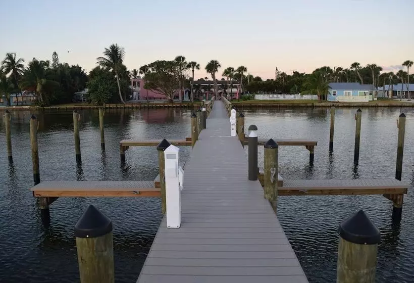 호텔 Caribbean Shores Waterfront Resort