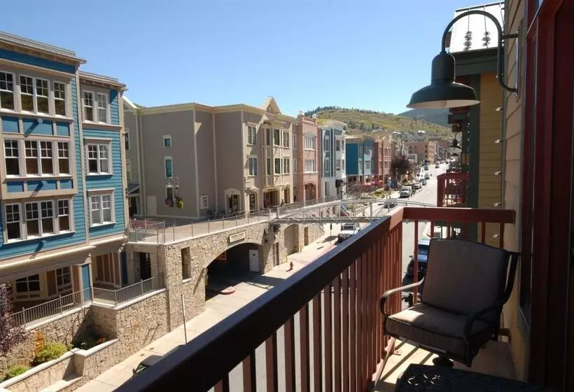 Отель Lift Lodge Condo