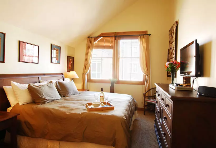 Отель Lift Lodge Condo